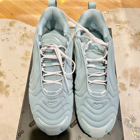 Nike AirMax 720 - Picture 3 of 5